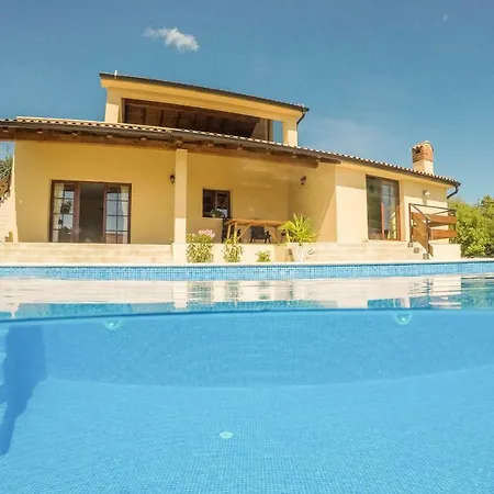 Nabucco Villa Kras